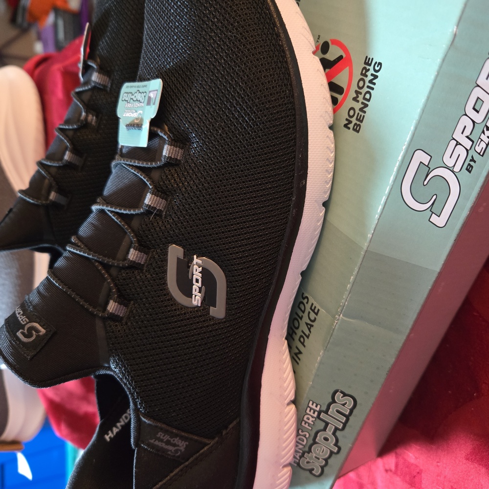 Black Minimalist Skechers with Textured Upper